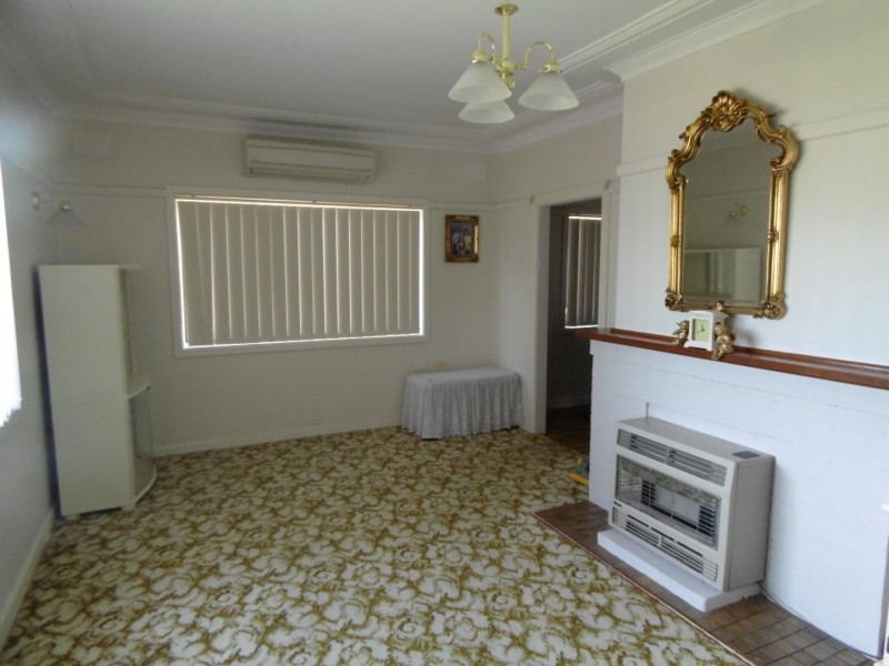 12 Pearce Street, Parkes NSW 2870