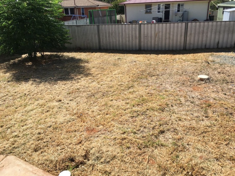 11 Blaxland Street, Parkes NSW 2870