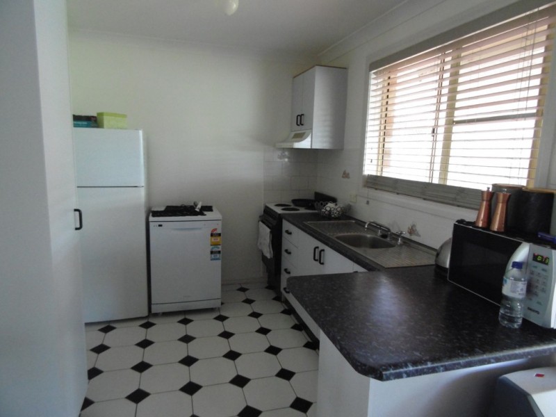 18 Thomas Tom Cres, Parkes NSW 2870