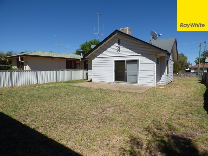 17 Grenfell Street, Forbes NSW 2871