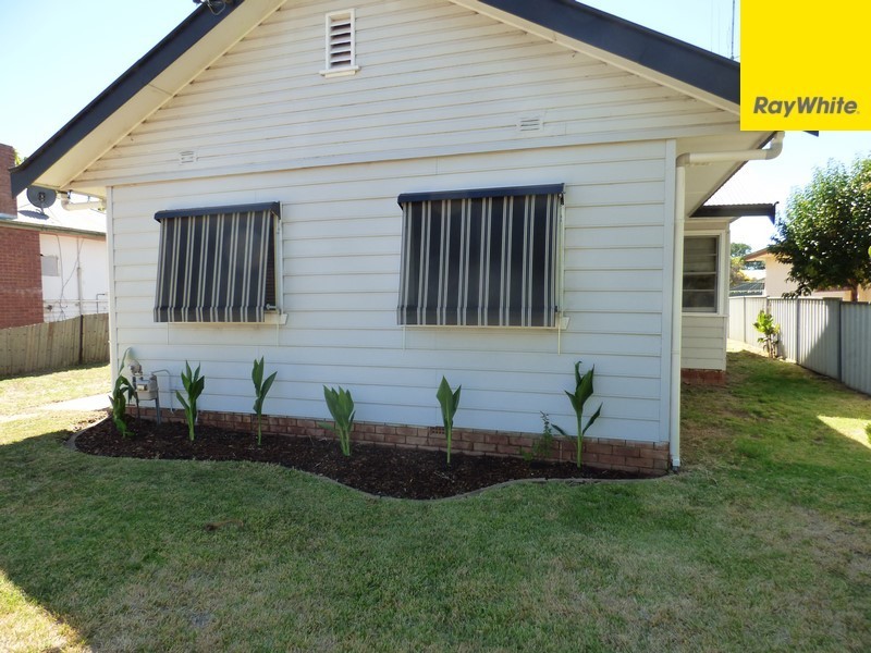 17 Grenfell Street, Forbes NSW 2871