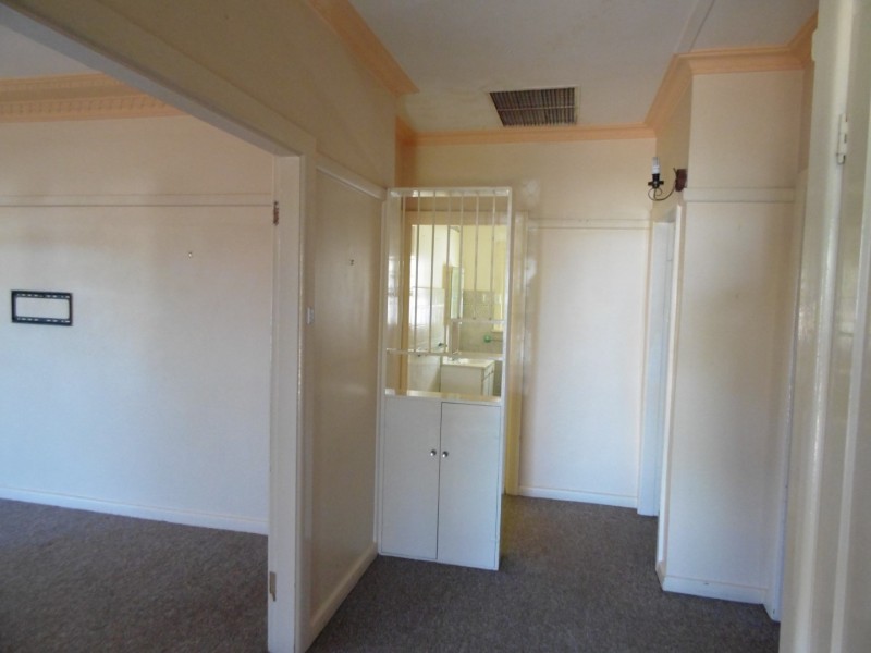 24 Want Street, Parkes NSW 2870