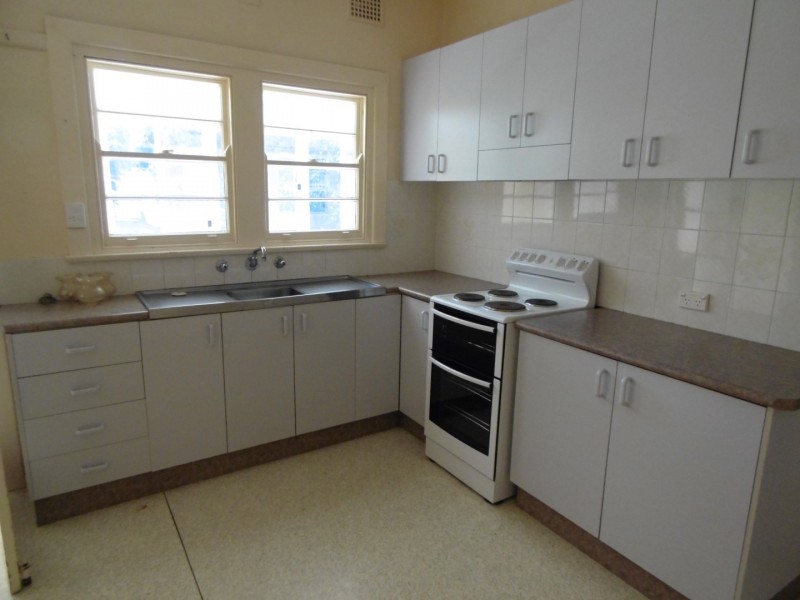 24 Want Street, Parkes NSW 2870