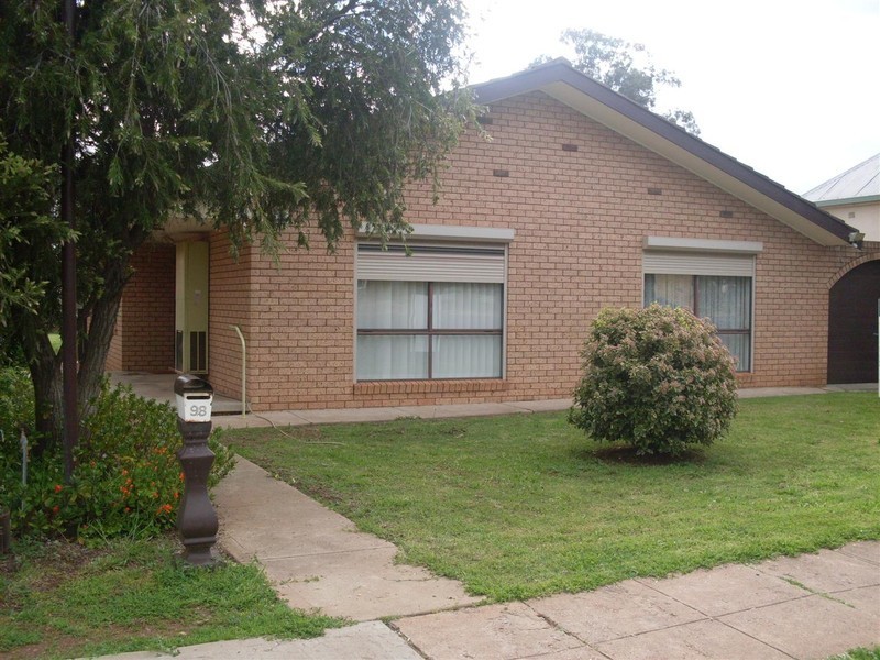 98 Currajong Street, Parkes NSW 2870