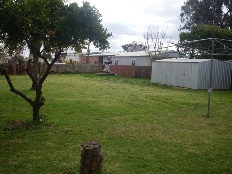 98 Currajong Street, Parkes NSW 2870