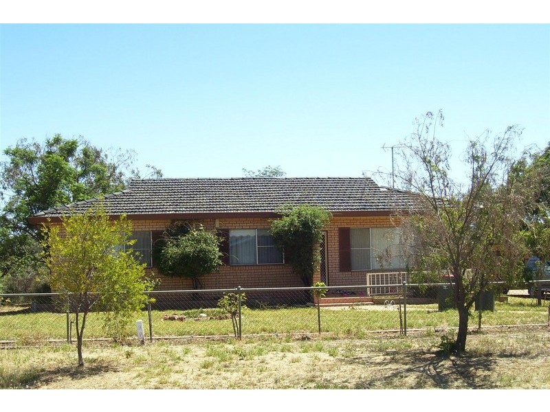 62 Medlyn Street, Parkes NSW 2870