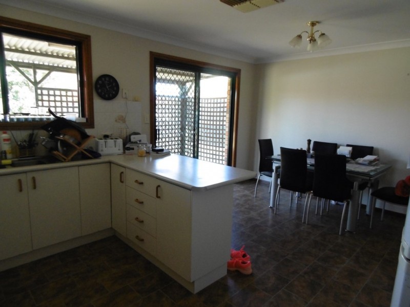 15 Flinders Street, Parkes NSW 2870