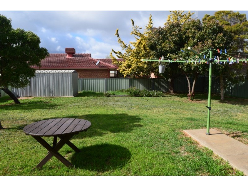 15 Flinders Street, Parkes NSW 2870