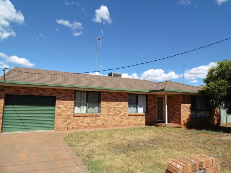 15 Flinders Street, Parkes NSW 2870