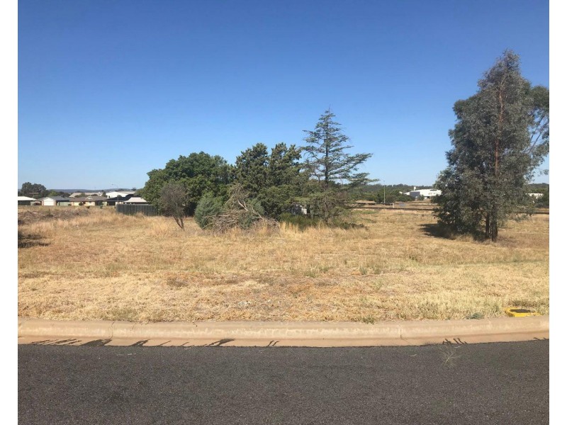 39-41 Blaxland Street, Parkes NSW 2870