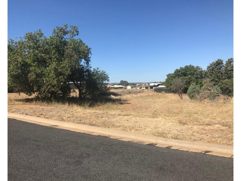 39-41 Blaxland Street, Parkes NSW 2870