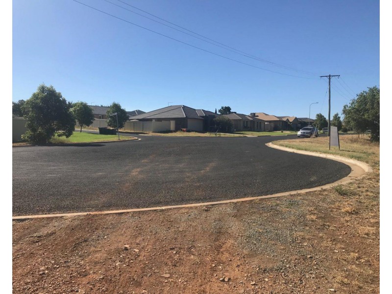 39-41 Blaxland Street, Parkes NSW 2870