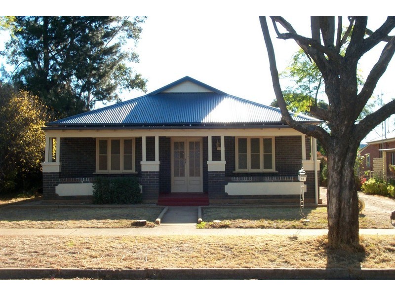 42 Close Street, Parkes NSW 2870