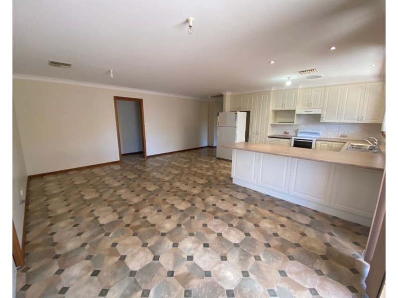 65 Cecile Street, Parkes NSW 2870