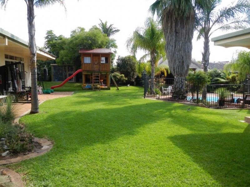 8-10 Lorking Street, Parkes NSW 2870