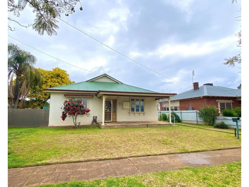38 Close Street, Parkes NSW 2870