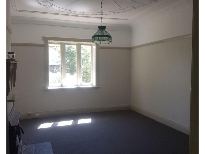 38 Close Street, Parkes NSW 2870