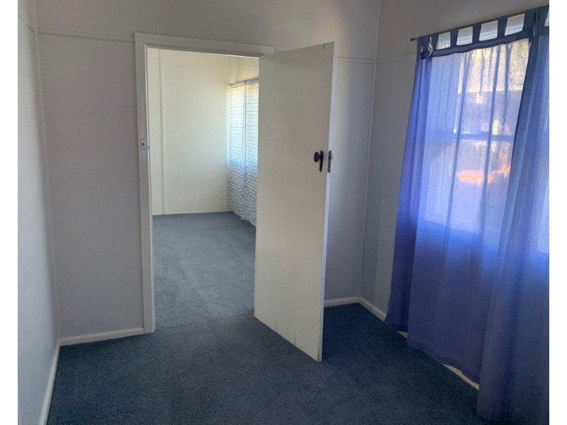8 Peak Hill Road, Parkes NSW 2870