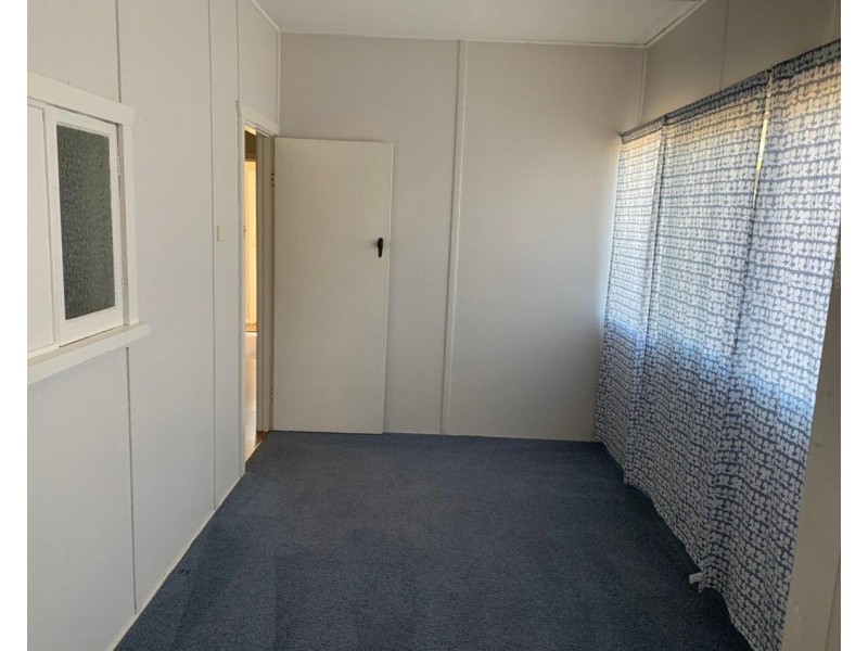 8 Peak Hill Road, Parkes NSW 2870