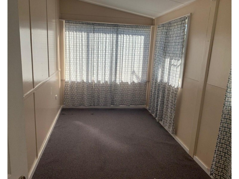 8 Peak Hill Road, Parkes NSW 2870