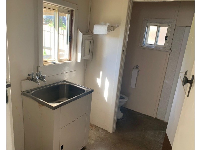 8 Peak Hill Road, Parkes NSW 2870