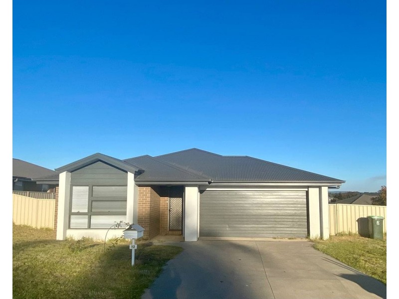 12 Rosewood Avenue, Parkes NSW 2870