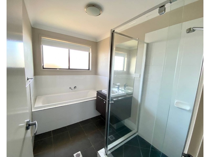 12 Rosewood Avenue, Parkes NSW 2870