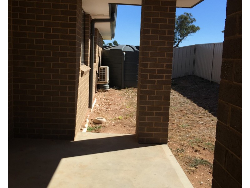 12 Rosewood Avenue, Parkes NSW 2870
