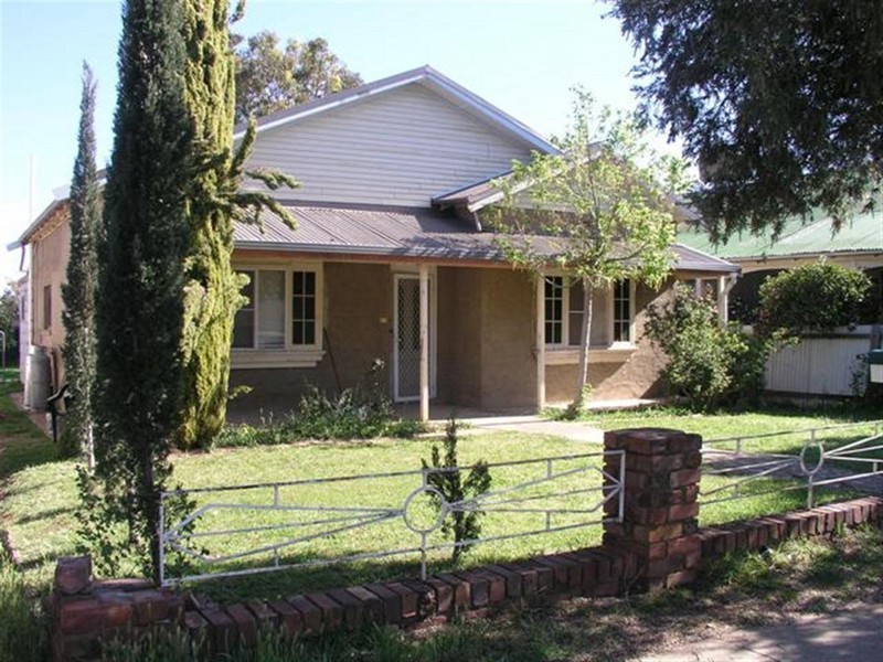 77 Dalton Street, Parkes NSW 2870