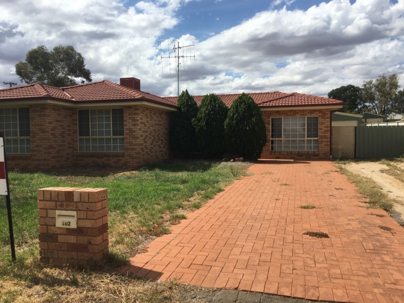 102 Dalton Street, Parkes NSW 2870