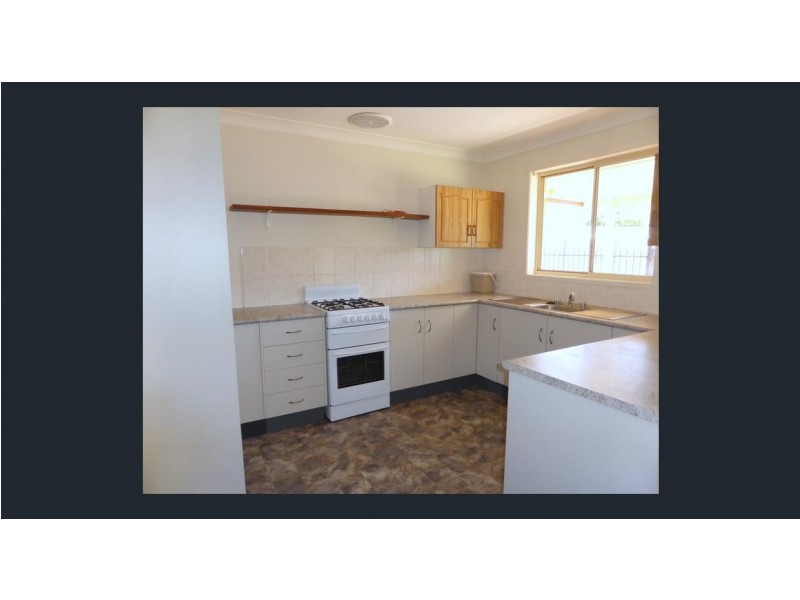 102 Dalton Street, Parkes NSW 2870
