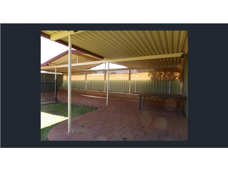 102 Dalton Street, Parkes NSW 2870