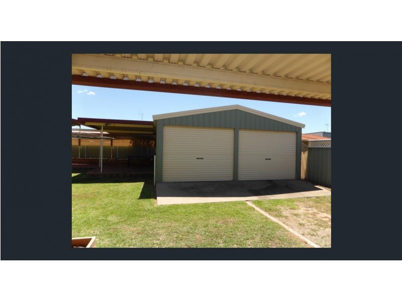 102 Dalton Street, Parkes NSW 2870