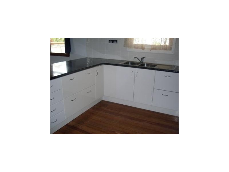 10 Gallop Ave, Parkes NSW 2870