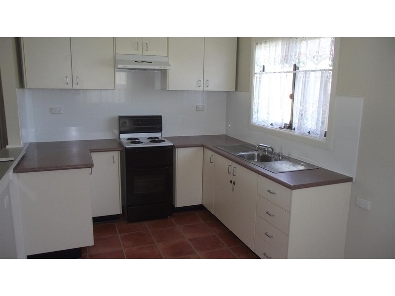 7 Moon Cres, Parkes NSW 2870