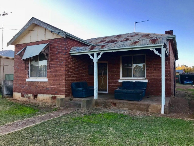 12 May Street, Parkes NSW 2870