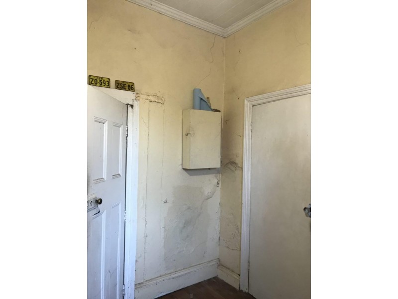 12 May Street, Parkes NSW 2870