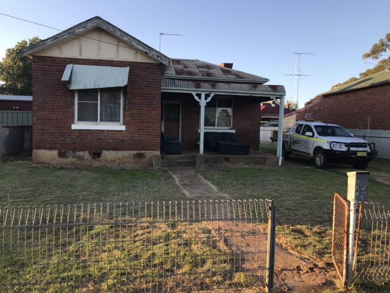 12 May Street, Parkes NSW 2870