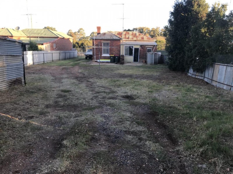 12 May Street, Parkes NSW 2870