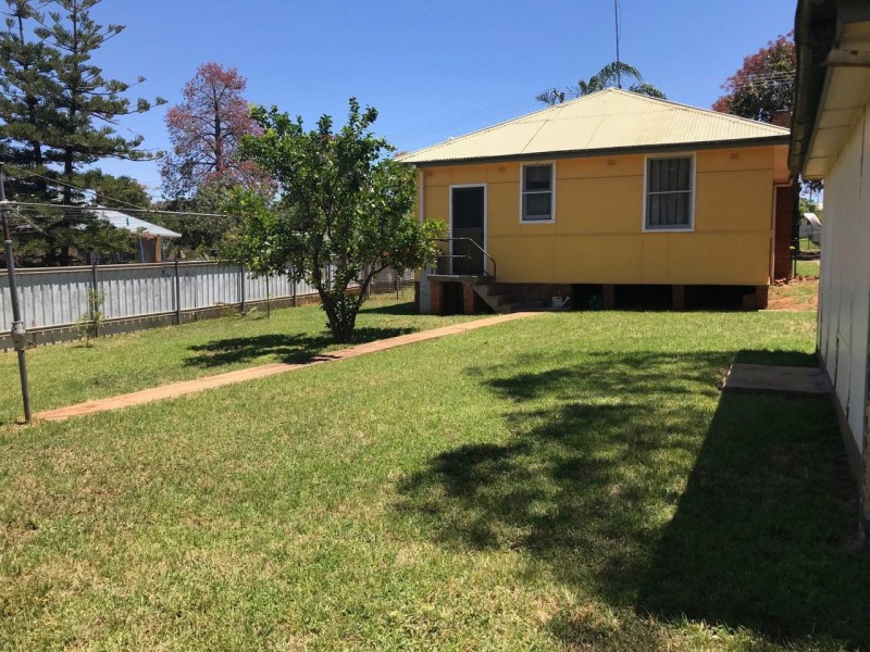 1 Gallop Avenue, Parkes NSW 2870