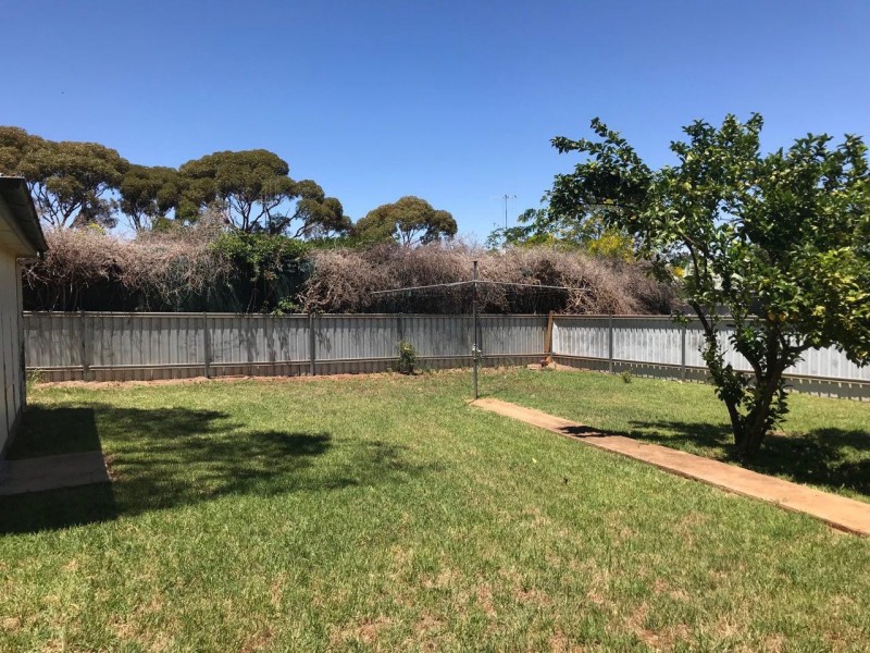1 Gallop Avenue, Parkes NSW 2870