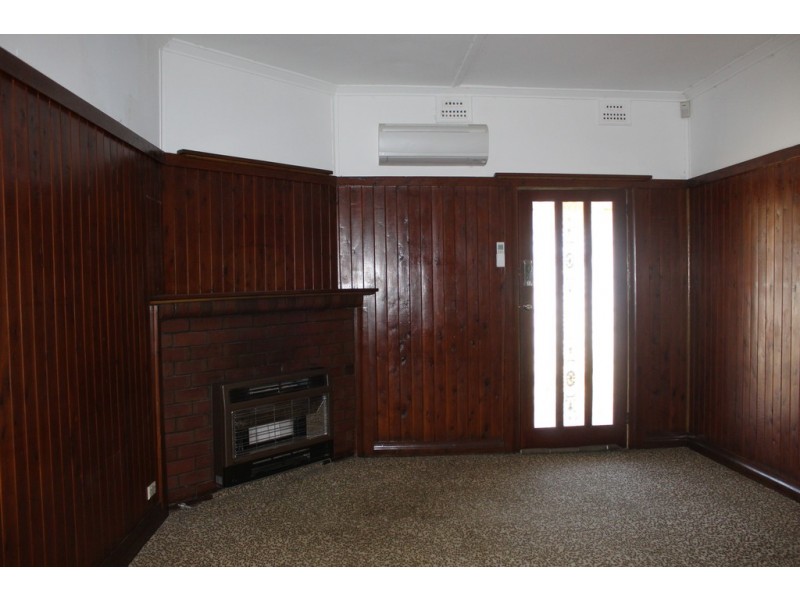 19 Best Street, Parkes NSW 2870