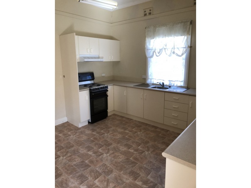 36 Bushman Street, Parkes NSW 2870