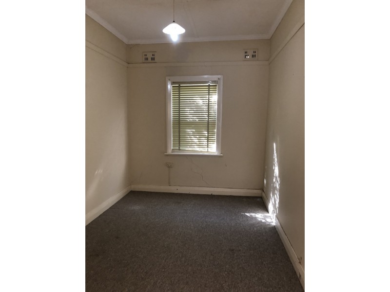 36 Bushman Street, Parkes NSW 2870