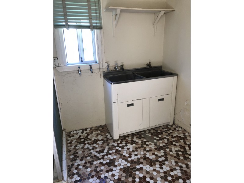 36 Bushman Street, Parkes NSW 2870