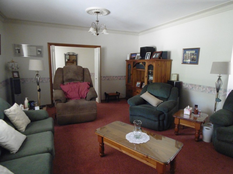 48 Field Road, Parkes NSW 2870