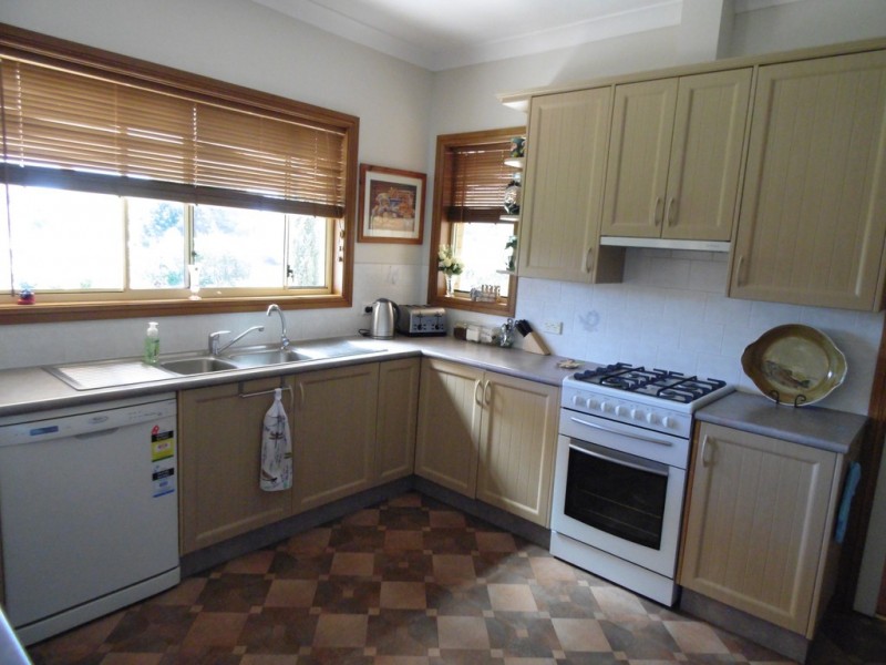 48 Field Road, Parkes NSW 2870