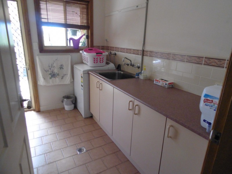 48 Field Road, Parkes NSW 2870