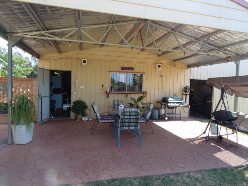48 Field Road, Parkes NSW 2870