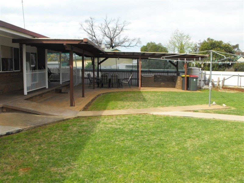 33 Middleton Street, Parkes NSW 2870